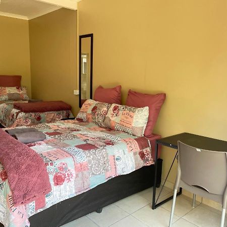 4 On Sirius Hotel Polokwane Eksteriør billede