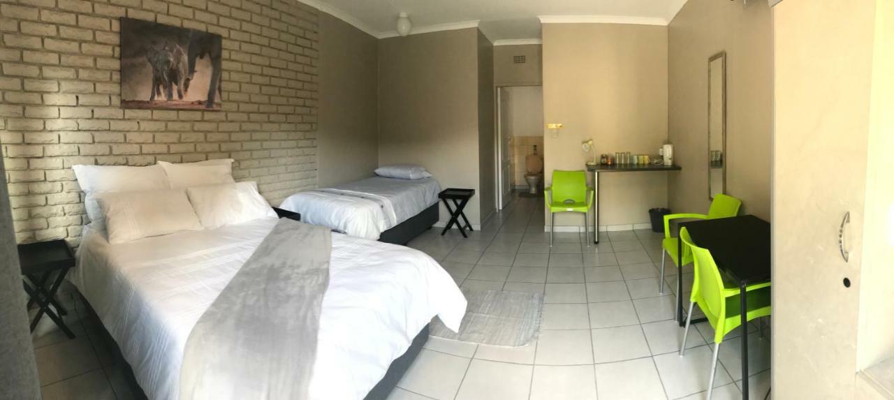 4 On Sirius Hotel Polokwane Eksteriør billede