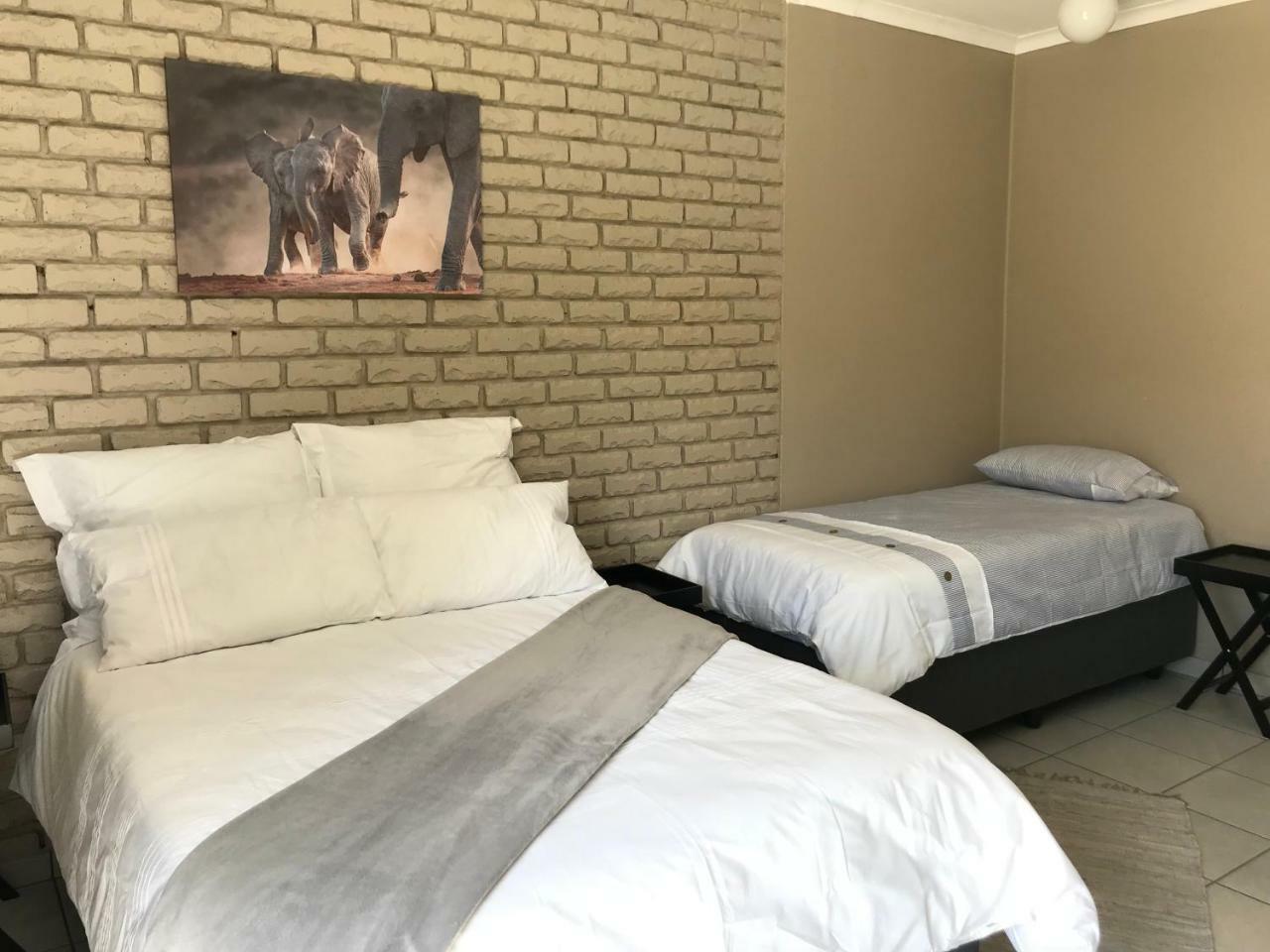 4 On Sirius Hotel Polokwane Eksteriør billede