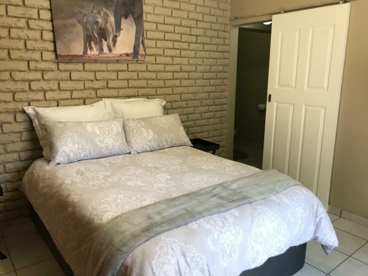 4 On Sirius Hotel Polokwane Eksteriør billede
