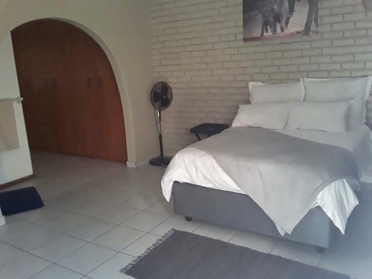 4 On Sirius Hotel Polokwane Eksteriør billede