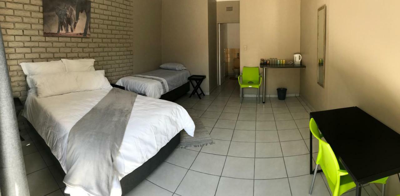 4 On Sirius Hotel Polokwane Eksteriør billede